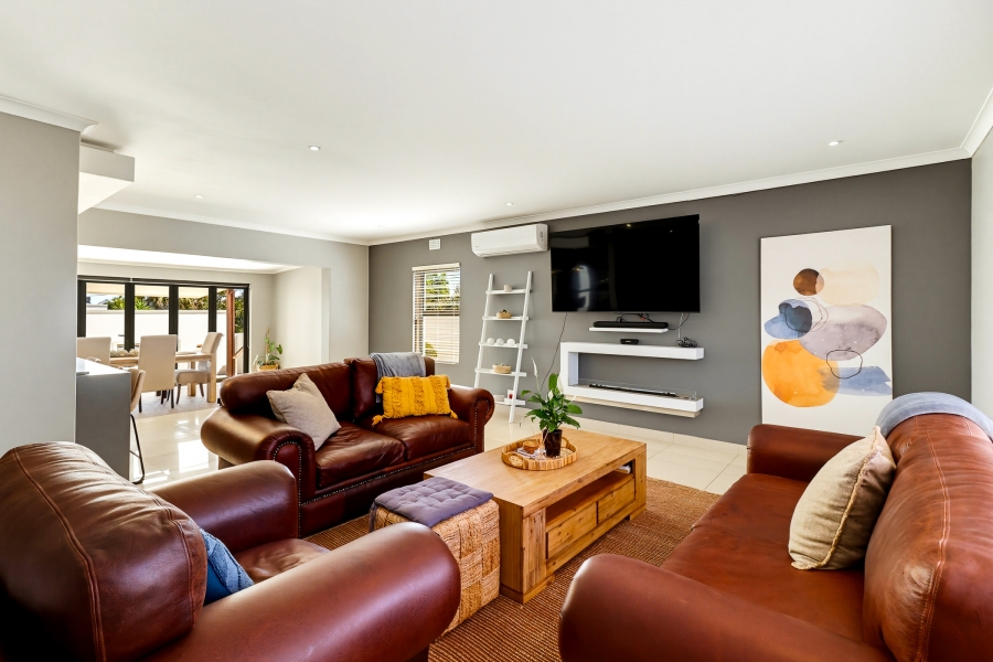 4 Bedroom Property for Sale in Pearl Marina Western Cape